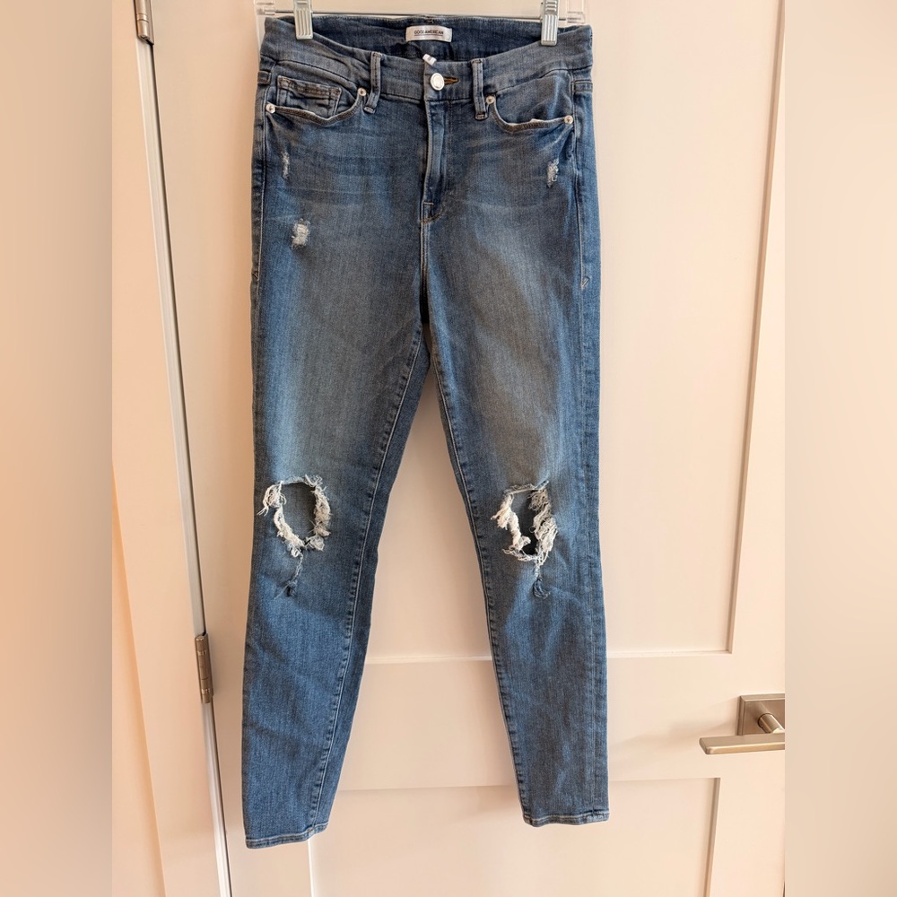 Good American Mid Wash Distressed Skinny Jeans